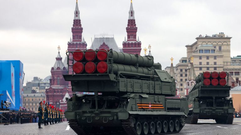 Ukraine : Kiev anéantit un missile Buk-M3 de 50 millions, pendant que nos dirigeants conservateurs s'égarent !