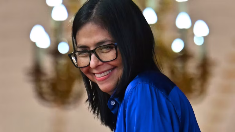 Venezuela-États-Unis : Washington fait fi des sanctions, Delcy Rodriguez applaudie par les conservateurs !