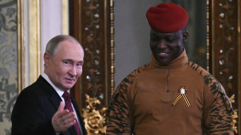 Ibrahim Traoré : Le Nouveau Visage de l’Autoritarisme Africain