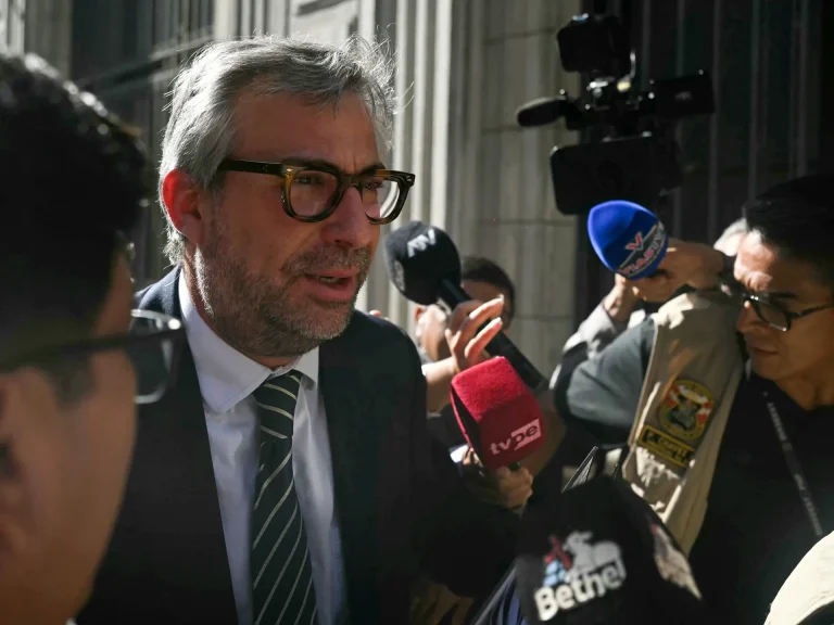 Le responsable des élections au Pérou démissionne en pleine élection générale chaotique