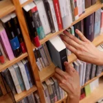 « Exil ou absurdité : les souvenirs indélébiles d'un exilé face aux dérives des villes RN »