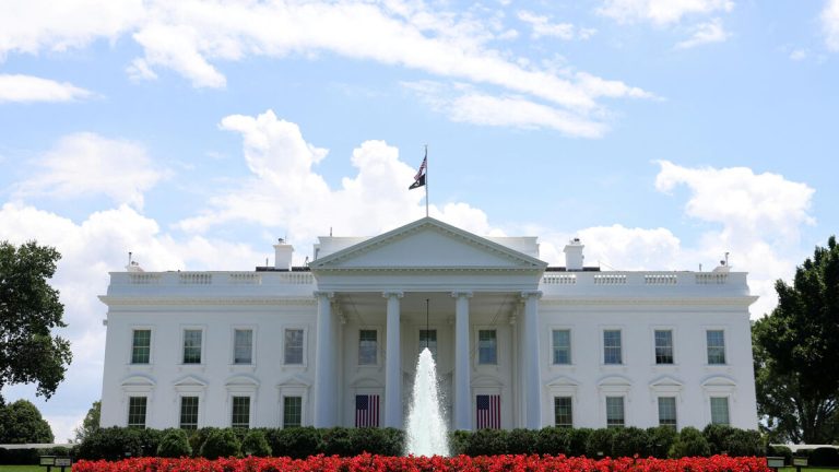 Quand la Maison-Blanche incite à dénoncer : l'application qui fait frémir les villes RN et leurs dirigeants absurdes !