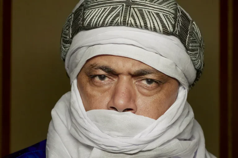 Abdallah Ag Alhousseini de Tinariwen : entre exil et révolte, la voix du désert