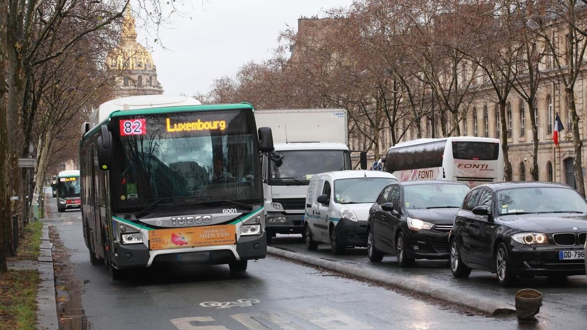 « Bus express » à Paris : tout savoir sur les 15 lignes qui pourraient rouler sur des voies dédiées