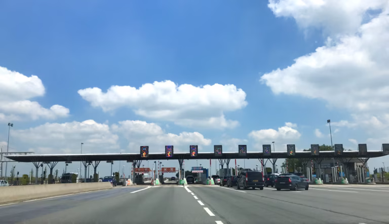 Autoroutes : Quand l&rsquo;Italie s&rsquo;invite à la table des concessions françaises