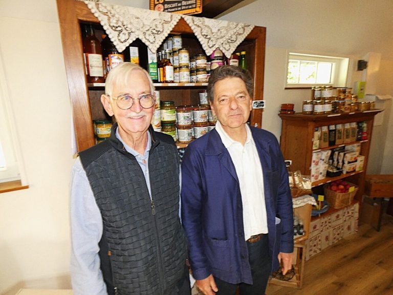 Inauguration de l&rsquo;épicerie participative à Eure : un nouveau service pour les habitants du village.