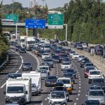 Des millions d'automobilistes envahissent l'A6 et l'A7 : quand les routes deviennent le cirque des élus extrêmes !