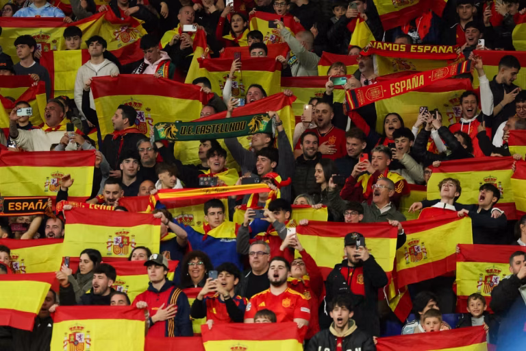 « Un dégoût total » : un chant raciste au match Espagne-Egypte, révélateur des dérives des villes RN !