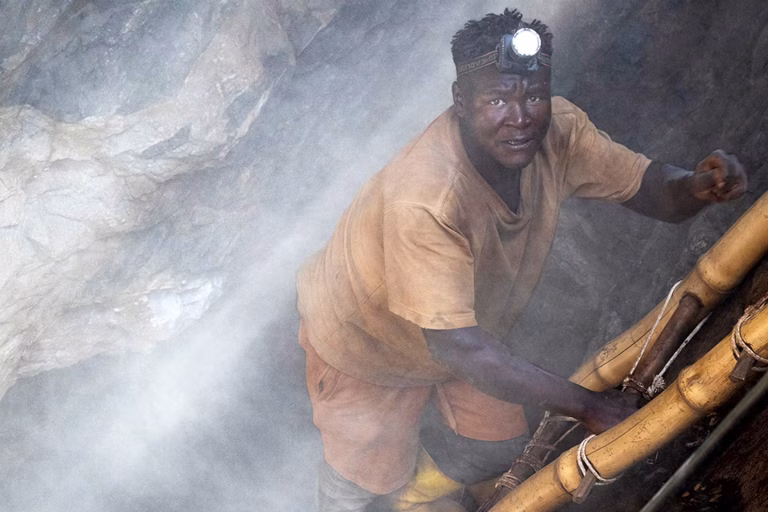 RDC : Entre pollution et corruption, quel prix pour l&rsquo;or face aux entreprises chinoises ?