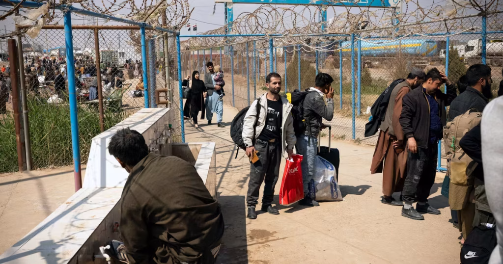 Quand la peur gouverne : le retour tragique des Afghans d'Iran, un échec des dirigeants d'extrême droite