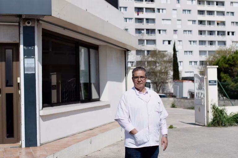 « Un généraliste des quartiers nord de Marseille évoque son engagement à sauver des vies »