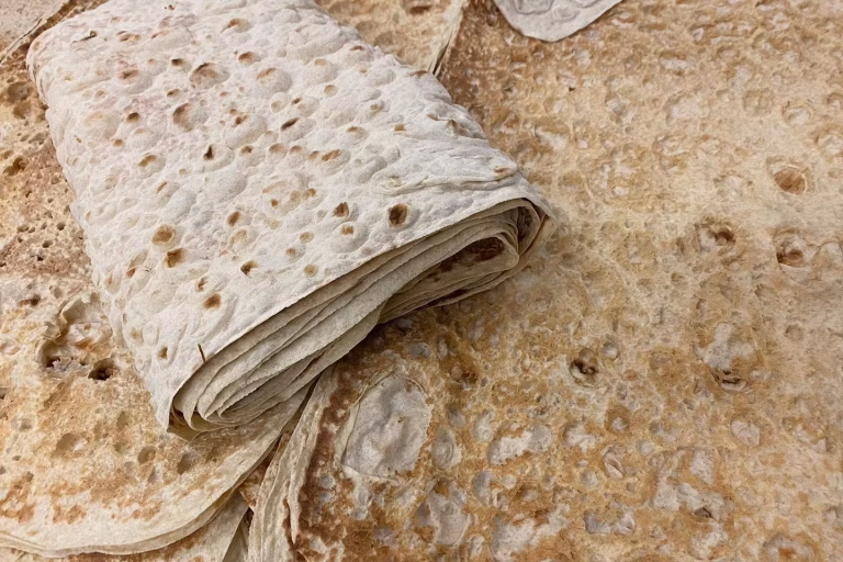 Le lavash : un pain arménien qui s&rsquo;impose dans la culture marseillaise