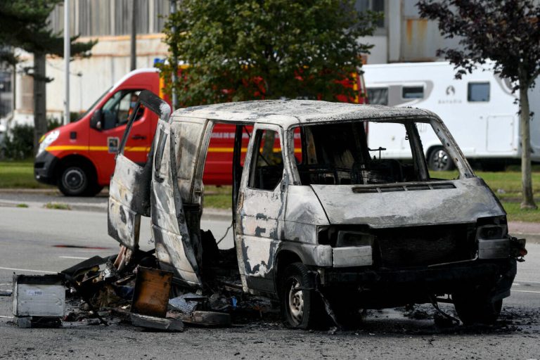 Incendie au Sap-en-Auge : Quand un véhicule en feu devient l&rsquo;illustration d&rsquo;une société en déroute