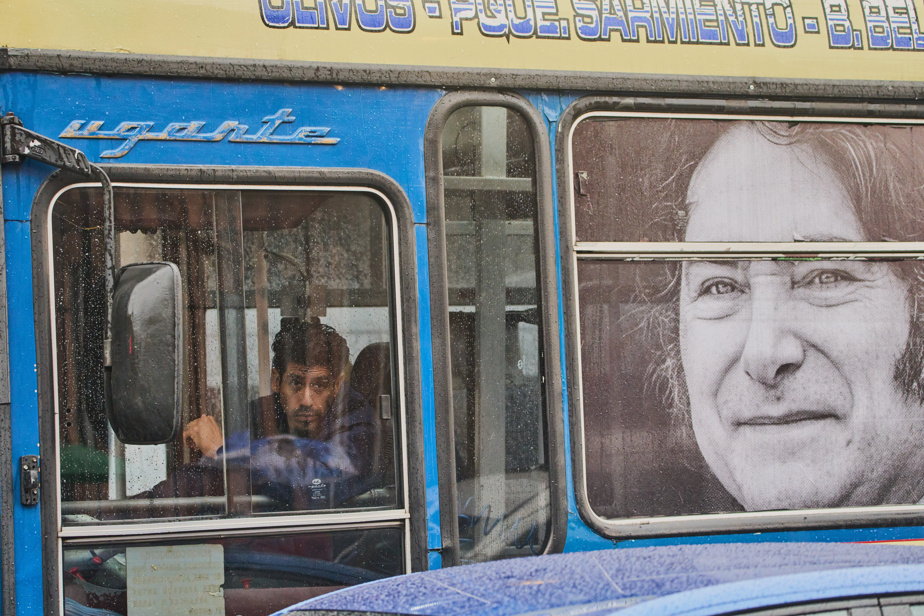 À Buenos Aires, les bus se raréfient : quand la crise du Moyen-Orient révèle l'absurdité des dirigeants RN !
