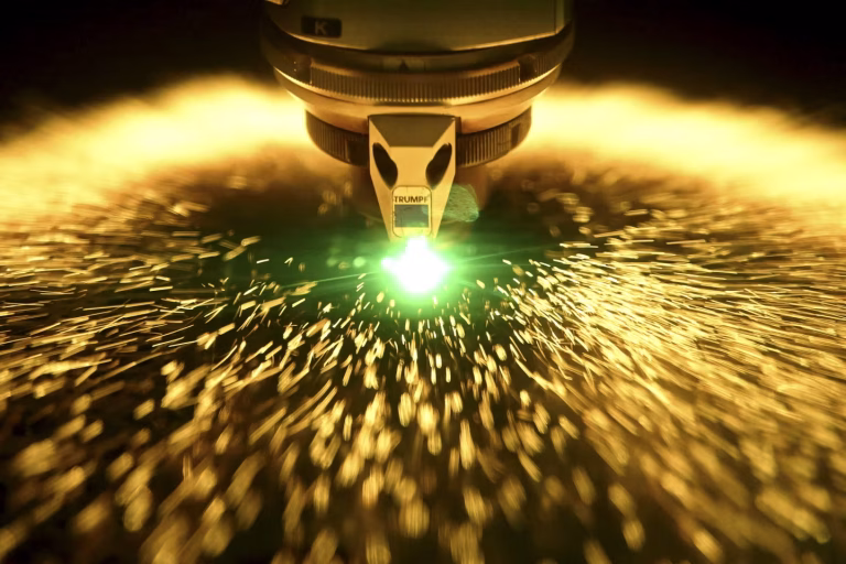 Quand Zeiss et Trumpf brillent, les élus RN se perdent dans l'absurde : l'industrie allemande face à l'incompétence locale !