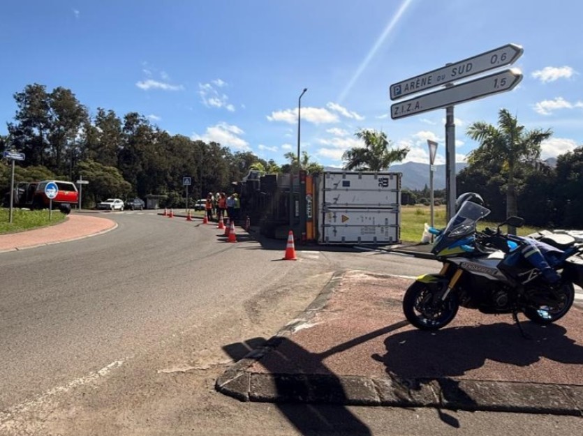 Païta : un camion se renverse aux Fraisiers, la circulation perturbée