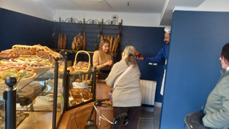 Assé-le-Boisne : Quand la Boulangerie Devient le Symbole de la Résilience Locale