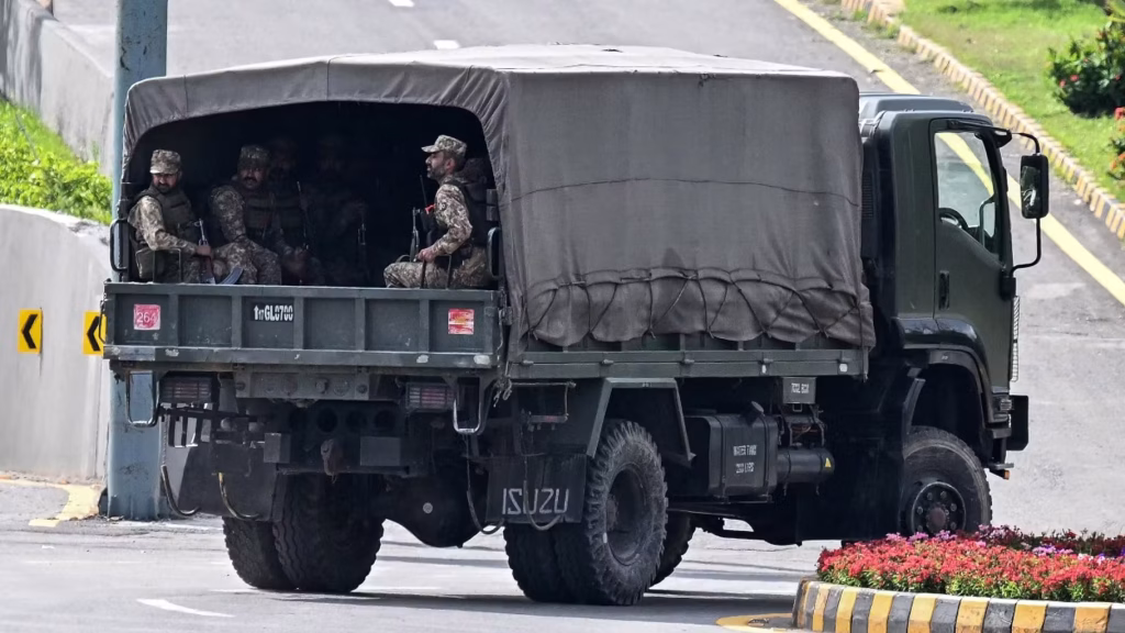 Iran et États-Unis : quand les dirigeants conservateurs des villes RN se ridiculisent dans des négociations absurdes !