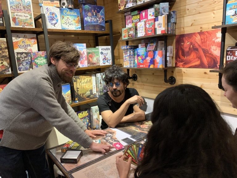 Côtes-d'Armor : Lannion, repaire de jeux pour amateurs, ou refuge des conservateurs déconnectés ?