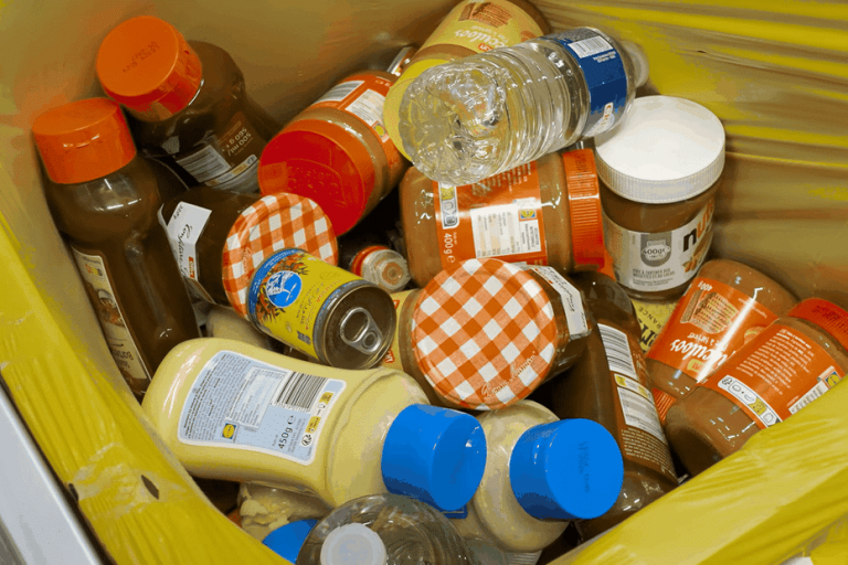 « Tant pis mais tant mieux » : Quand les produits confisqués à l&rsquo;aéroport deviennent des dons