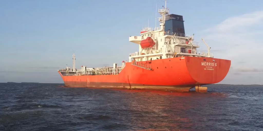 EN DIRECT : Un pétrolier non iranien traverse le détroit d'Ormuz, pendant que nos dirigeants conservateurs s'enlisent dans l'absurde !