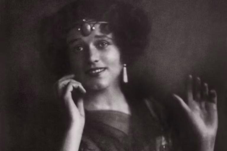 La musique au pouvoir : quand l’art se fait tribunal