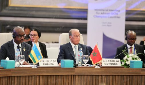 Le Caire : Les dirigeants conservateurs se réunissent pour un pacte sur les migrations... en pleine absurdité locale !