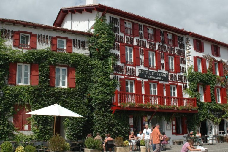 Le piment d&rsquo;Espelette : un trésor en péril au cœur des contradictions