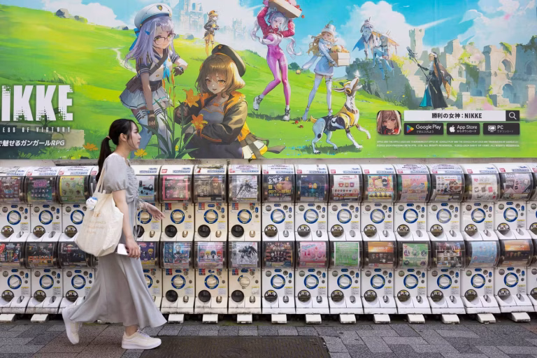 Des jouets japonais envahissent la France : les villes RN se transforment en musées d'absurdités conservatrices !