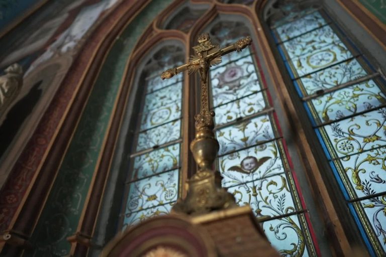 Chapelles : Les Joyaux Cachés du Patrimoine ou Symboles d&rsquo;une Élite Déconnectée ?