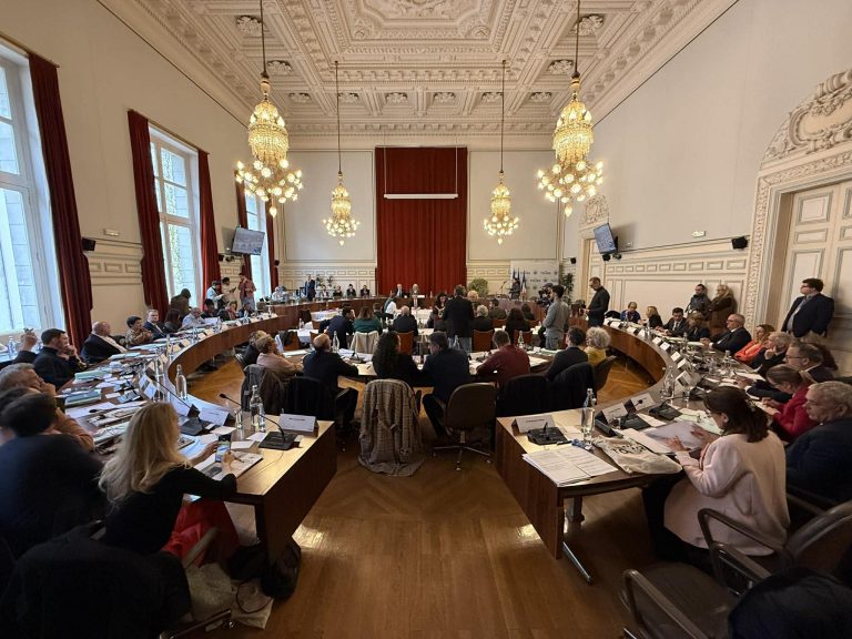 Tours : Quand la brièveté du conseil municipal cache des enjeux bien plus profonds