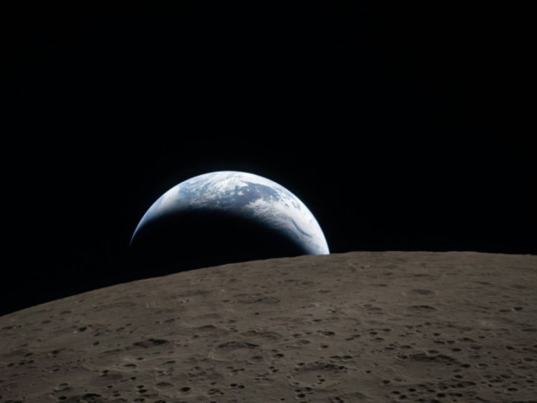 Quand la Terre se couche derrière la Lune : un clin d&rsquo;œil à l&rsquo;absurde