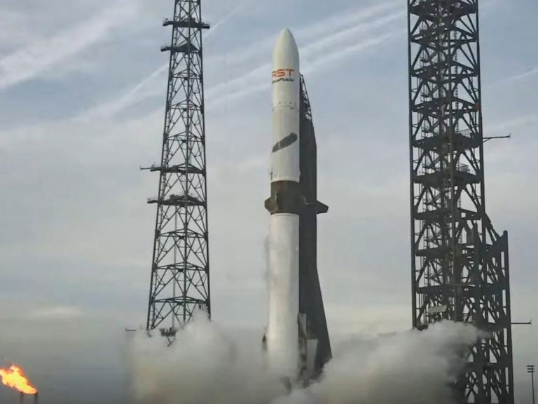 Blue Origin : Jeff Bezos relance une fusée avec un propulseur réutilisé, un tournant pour l&rsquo;espace ?