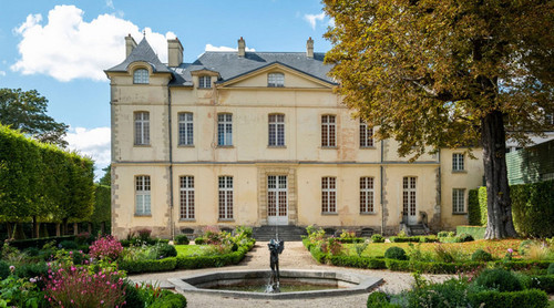 Cycle de lectures au pavillon de préfiguration du musée du Grand Siècle en France.
