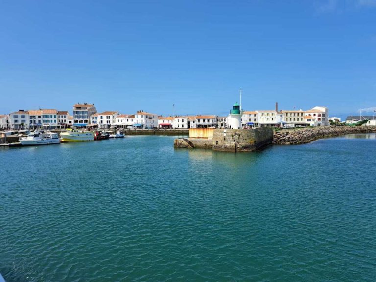 L’Île-d’Yeu : Quand la gestion des déchets devient un casse-tête électrique