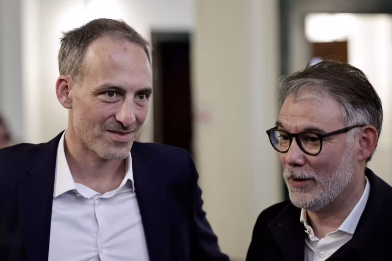 Élysée : L&rsquo;Impuissance des Grands Partis face à la Réalité