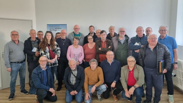 Festival des Clubs Photo : Un Écran de Fumée pour Éclipser la Réalité