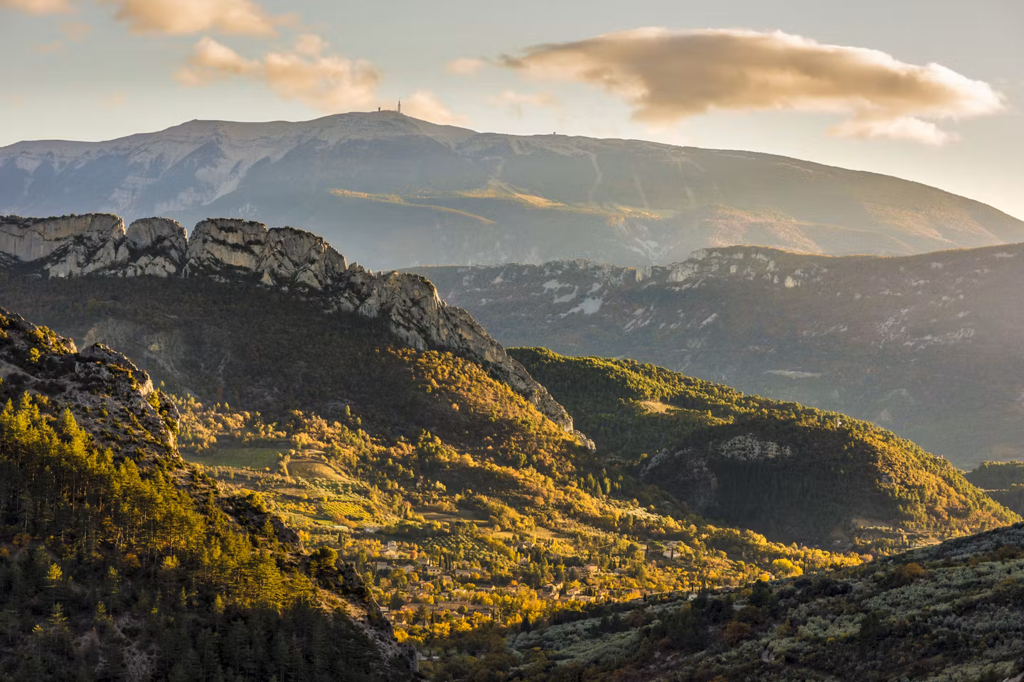 Dans la Drôme provençale, au milieu des vallées et des vautours
