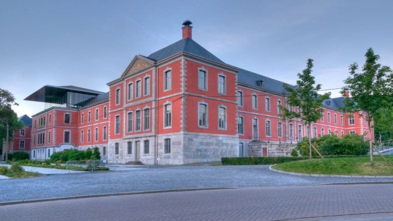 Les Festivités du Bicentenaire : Une Programmation Éclectique