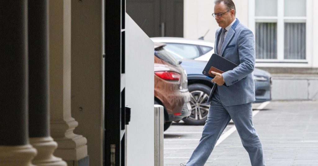 Énergie en flamme : les dirigeants RN préfèrent cibler les pauvres plutôt que leurs absurdités locales !