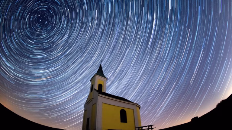 Observation des Lyrides : conseils pour suivre la pluie d&rsquo;étoiles filantes en France ce mercredi.
