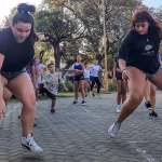 En Argentine, les « murgas » défient les dirigeants conservateurs : quand la joie s'oppose à l'absurde !