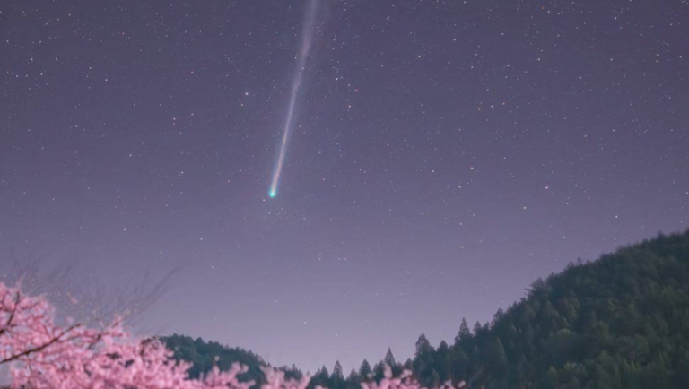 Une comète et la comédie humaine : un spectacle à ne pas rater