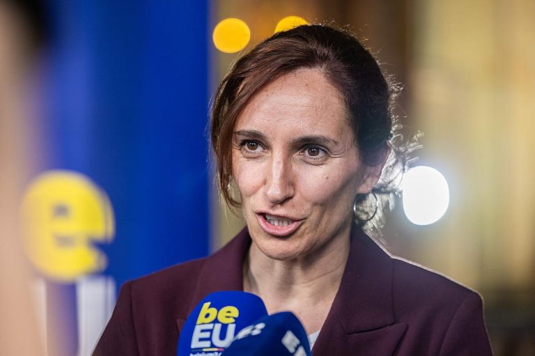 Espagne : quand la ministre de la Santé fustige l’« ingérence » US sur l'euthanasie, les conservateurs s'agitent !