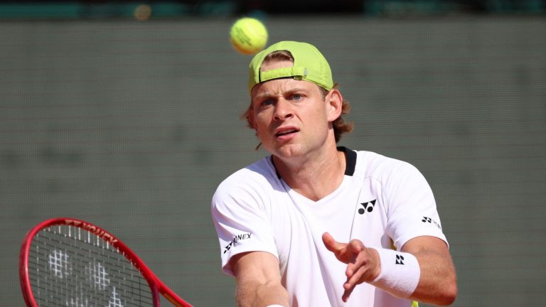 Zizou Bergs éliminé dès le premier tour à Madrid : un revers inattendu face à Cilic