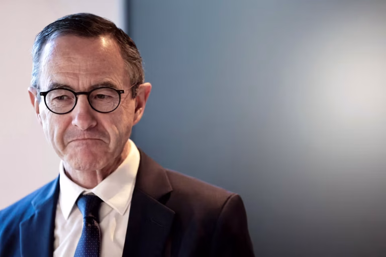 Présidentielle 2027 : la droite relance le débat sur le nombre de fonctionnaires en France.