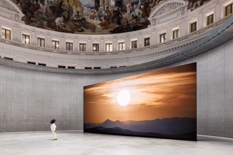 L&rsquo;Art à la dérive : Plongée dans l&rsquo;absurde des vacances culturelles