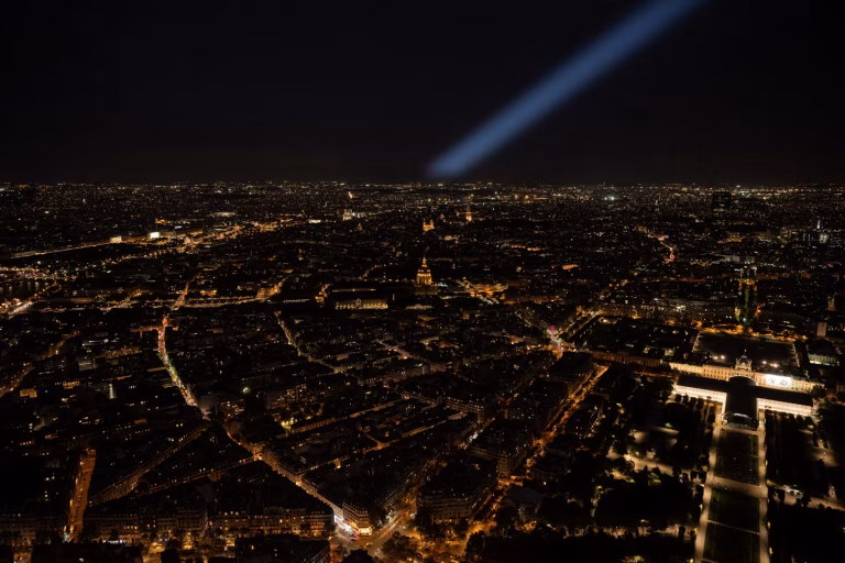 La baisse surprenante de la pollution lumineuse en France : un bilan 2014-2022