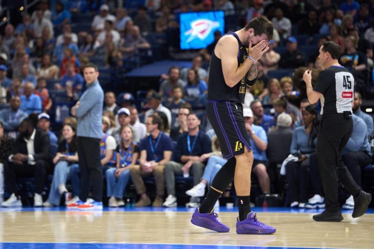 NBA : Lakers en panique, Doncic blessé ! Les conservateurs locaux s'inquiètent des vraies priorités.
