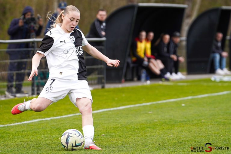 Manon Anceschi : Une Étoile Émergeante du Football Féminin